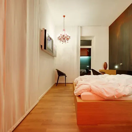 Boutique Imperialart ホテル