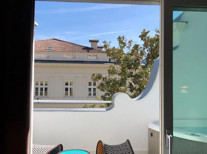 Готель Boutique Imperialart 4*